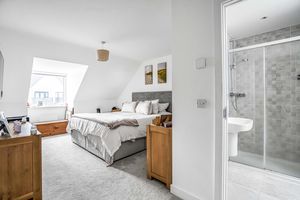 Bedroom & En suite- click for photo gallery